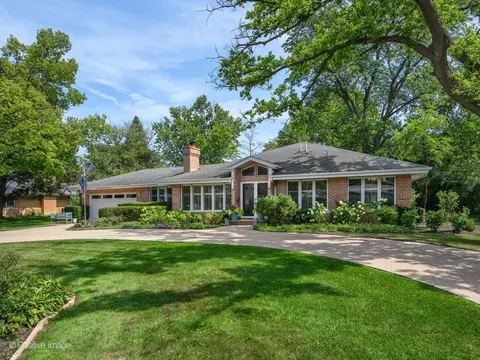 333 Rollwind Rd, Glenview, IL 60025