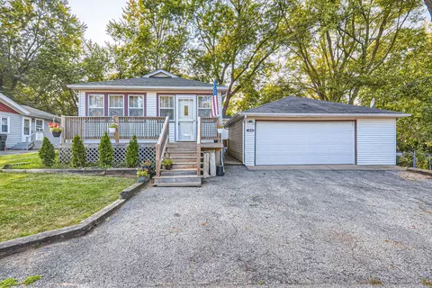 42236 N Lakeview Dr, Antioch, IL 60002