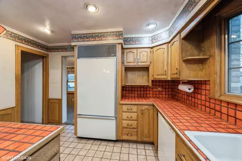 Kitchen - 3733 Harrison Ave, Brookfield, IL 60513 photo 3 of 3