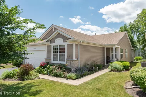 21247 Barth Pond Ln, Crest Hill, IL 60403