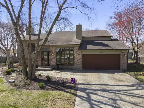 1200 Yorkshire Dr, Naperville, IL 60563
