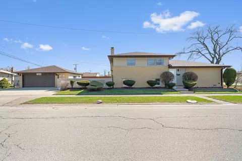 7838 W Park Ave, Niles, IL 60714