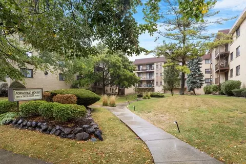 7100 W Cullom Ave #312, Norridge, IL 60706