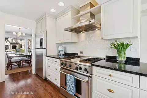 Kitchen - 228 E May St, Elmhurst, IL 60126 photo 2 of 3