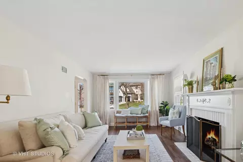 Living - 228 E May St, Elmhurst, IL 60126 photo 1 of 3