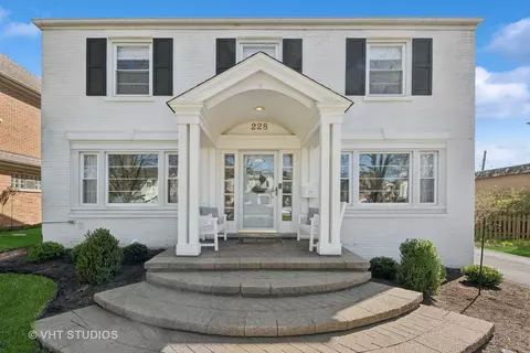 Exterior - 228 E May St, Elmhurst, IL 60126 photo 2 of 4