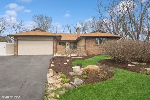 29 W410 Glen Rd, West Chicago, IL 60185