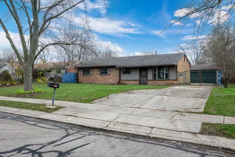 109 Cypress Dr, Bolingbrook, IL 60440