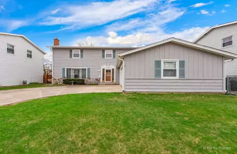 1809 W Locust Ln, Mount Prospect, IL 60056