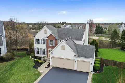 1812 Northwood Ct, Wauconda, IL 60084