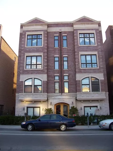 2846 N Halsted St #2N, Chicago, IL 60657