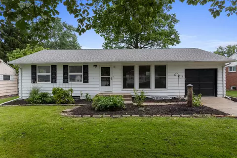 1900 Broadmoor Dr, Champaign, IL 61821 photo 2