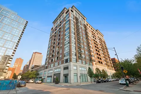 849 N Franklin St #822, Chicago, IL 60610
