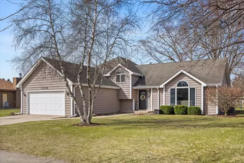 15306 S Heritage Dr, Plainfield, IL 60544