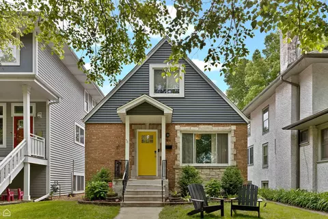 706 Wisconsin Ave, Oak Park, IL 60304