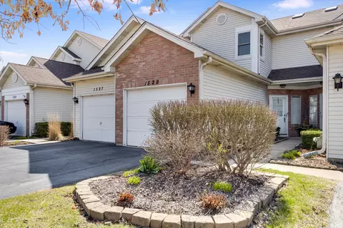 1529 Darien Lake Dr, Darien, IL 60561