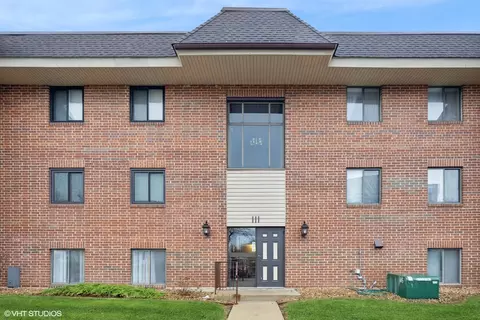 111 E Janata Blvd #3B, Lombard, IL 60148