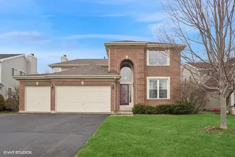 204 Merryoaks Rd, Streamwood, IL 60107