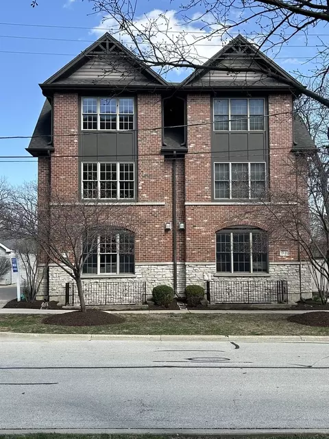 49 S Brockway St #49, Palatine, IL 60067