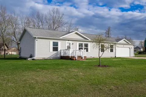 148 Pawnee Dr, Loda, IL 60948