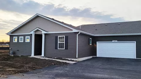 6425 Juniper Dr, Wonder Lake, IL 60097