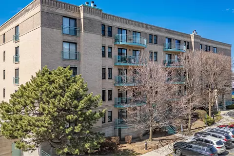 4757 Howard St #104, Skokie, IL 60076