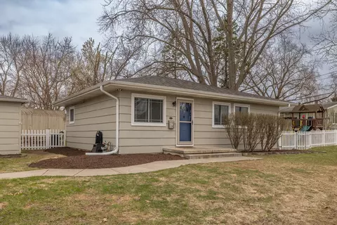 210 Koch Dr, Genoa, IL 60135