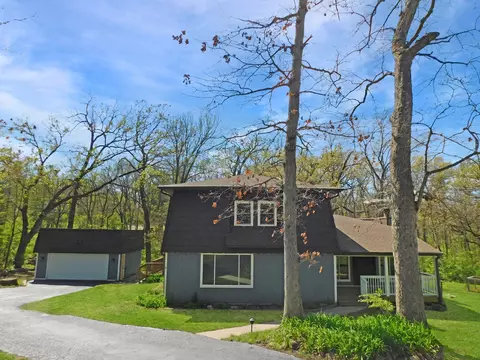 10312 Ardis Rd, Roscoe, IL 61073 photo 2