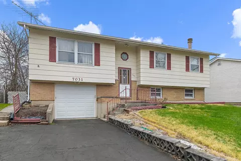 7031 Glenwood Ln, Hanover Park, IL 60133