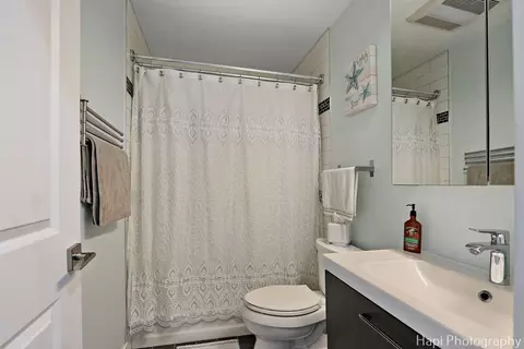 Bath - 1074 Creekside Ct #2A, Wheeling, IL 60090 photo 2 of 2