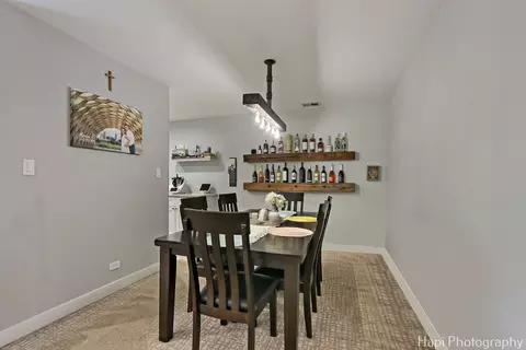 Dining - 1074 Creekside Ct #2A, Wheeling, IL 60090 photo 1 of 1