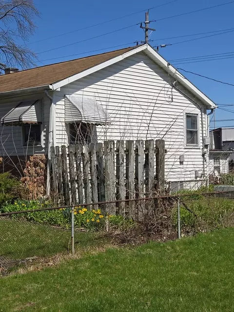 15943 Sawyer Ave, Markham, IL 60428 photo 2