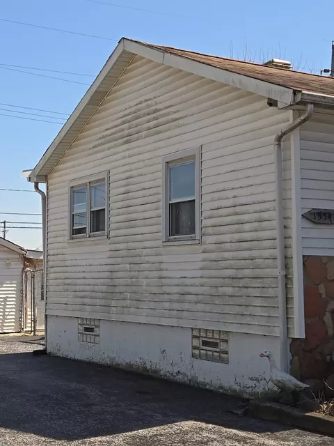 15943 Sawyer Ave, Markham, IL 60428 photo 3