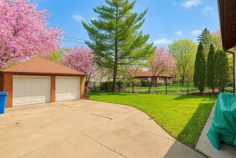 1304 E Prairie Ave, Des Plaines, IL 60016 photo 24