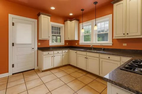1304 E Prairie Ave, Des Plaines, IL 60016 photo 7