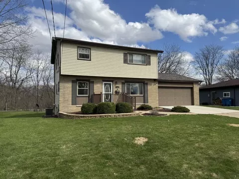 1409 Plain St, Peru, IL 61354