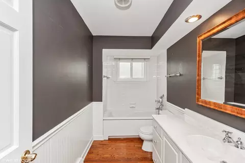 Bath - 307 Lincoln Ln, Wheeling, IL 60090 photo 1 of 2