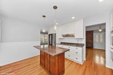Kitchen - 307 Lincoln Ln, Wheeling, IL 60090 photo 1 of 2