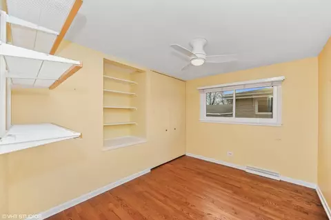Bedroom - 307 Lincoln Ln, Wheeling, IL 60090 photo 3 of 3