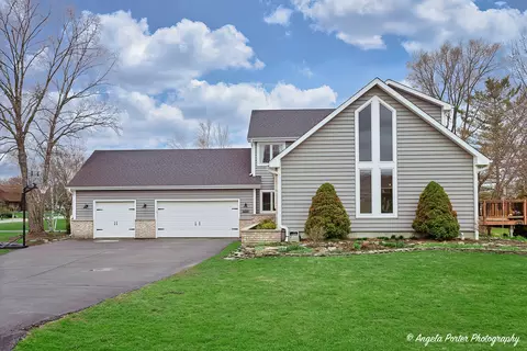 24585 W Sodman Ct, Antioch, IL 60002