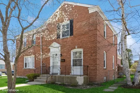 8304 Lawndale Ave, Skokie, IL 60076