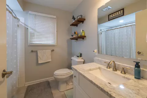 Bath - 116 Mattek Ave, Dekalb, IL 60115 photo 2 of 3
