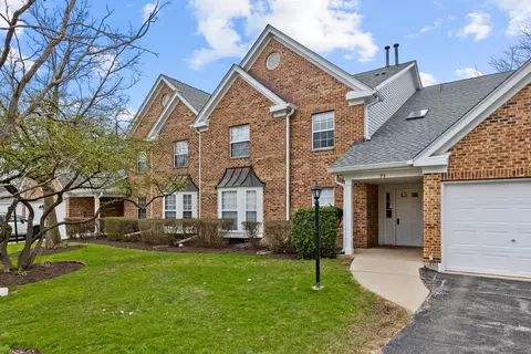 32 Ashburn Ct #Z1, Schaumburg, IL 60193