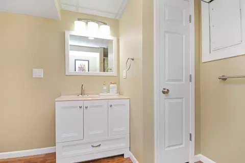 Bath - 1603 Aurora Way, Normal, IL 61761 photo 7 of 8