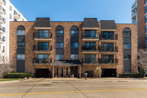 603 S River Rd #3E, Des Plaines, IL 60016