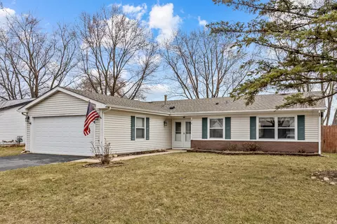 218 Gettysburg Dr, Bolingbrook, IL 60440