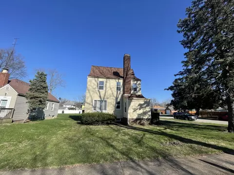 Exterior - 994 S 7th Ave, Kankakee, IL 60901 photo 2 of 4