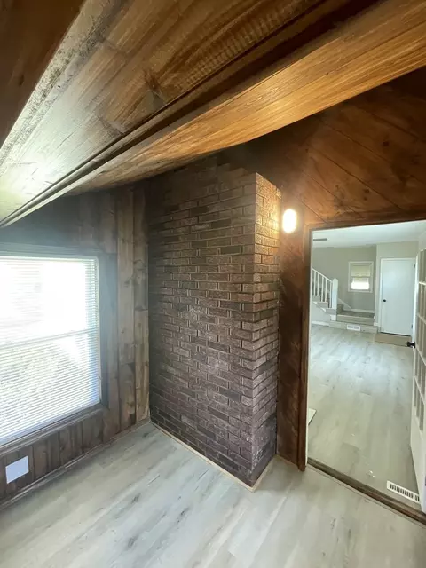 Entry Way - 994 S 7th Ave, Kankakee, IL 60901 photo 1 of 1