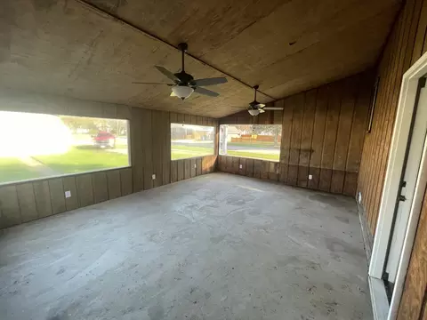 Exterior - 994 S 7th Ave, Kankakee, IL 60901 photo 4 of 4