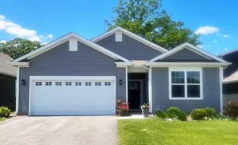 2285 Redwood Trl, Wonder Lake, IL 60097